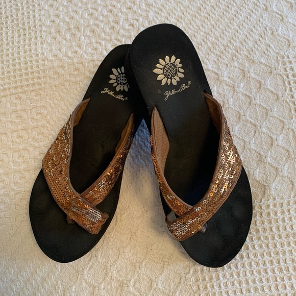 Yellow Box Flip Flops Thongs Sandals - Picture 1 of 13